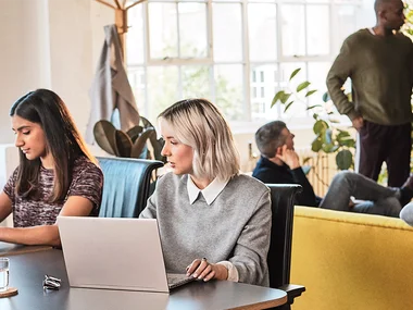 Verhoog je productiviteit met de moderne werkplek 16 Verhoog je productiviteit met de moderne werkplek 15